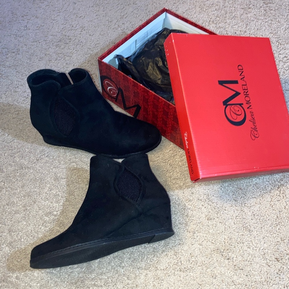 Chelsea Moreland heeled wedge boots faux suede size 10M